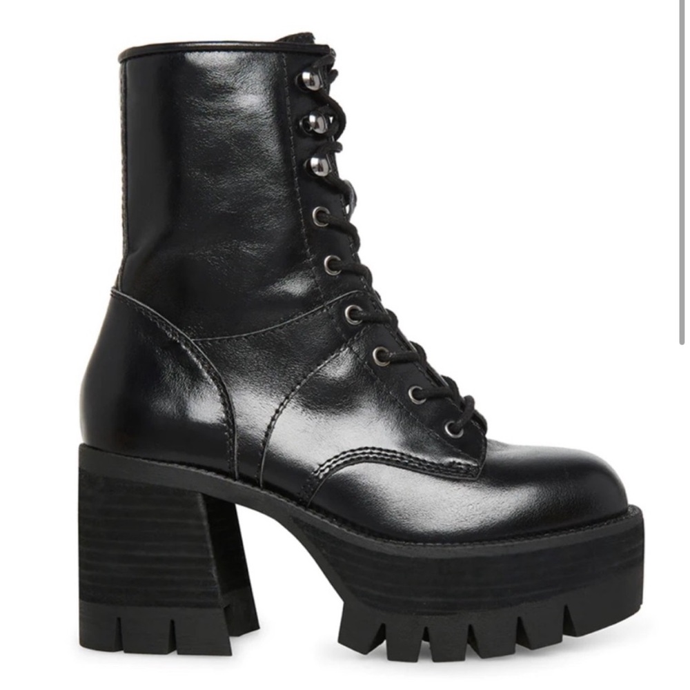 EUC Steve Madden Trever Boots Black Size 7